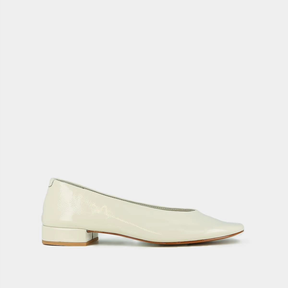 585- Lea Vernis Plisse Ecru Jonak women's stylish shoes with modern design