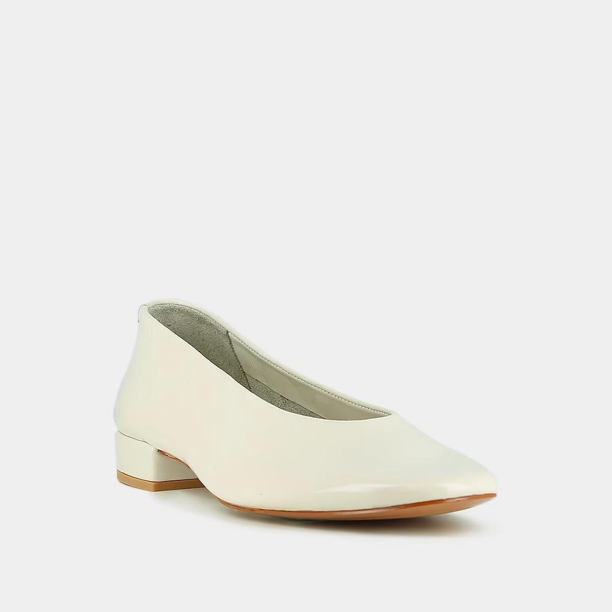 585- Lea Vernis Plisse Ecru Stylish Footwear