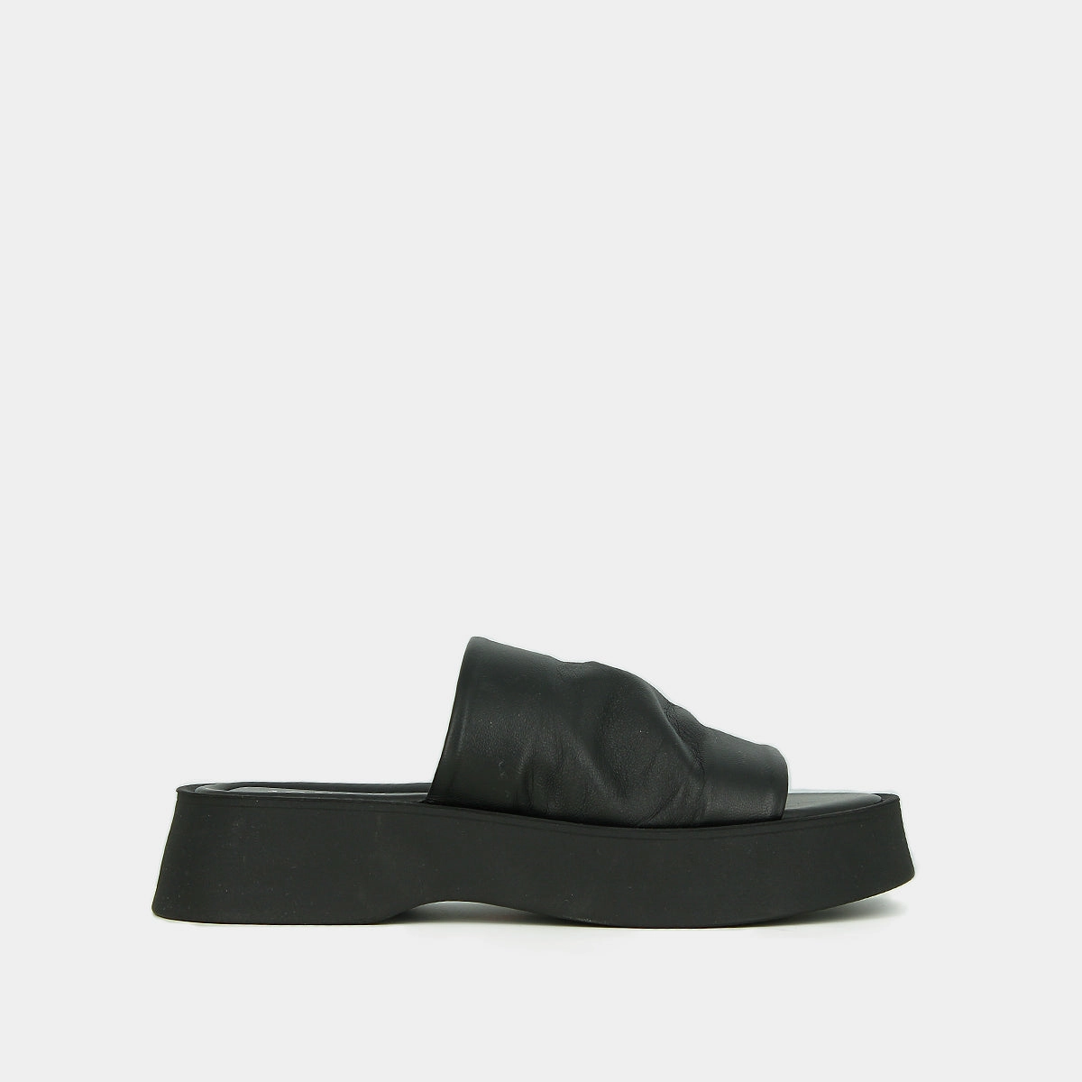 587- Ernest Cuir Noir Jonak women's stylish shoes with modern design