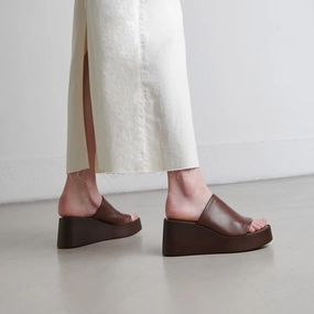587- Eugene Cuir Marron-Fonce Jonak women's stylish shoes with modern design