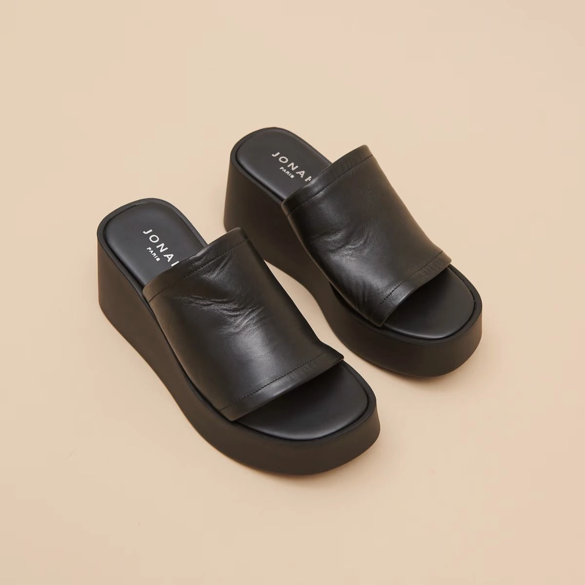 587- Eugene Cuir Noir Jonak women's stylish shoes with modern design