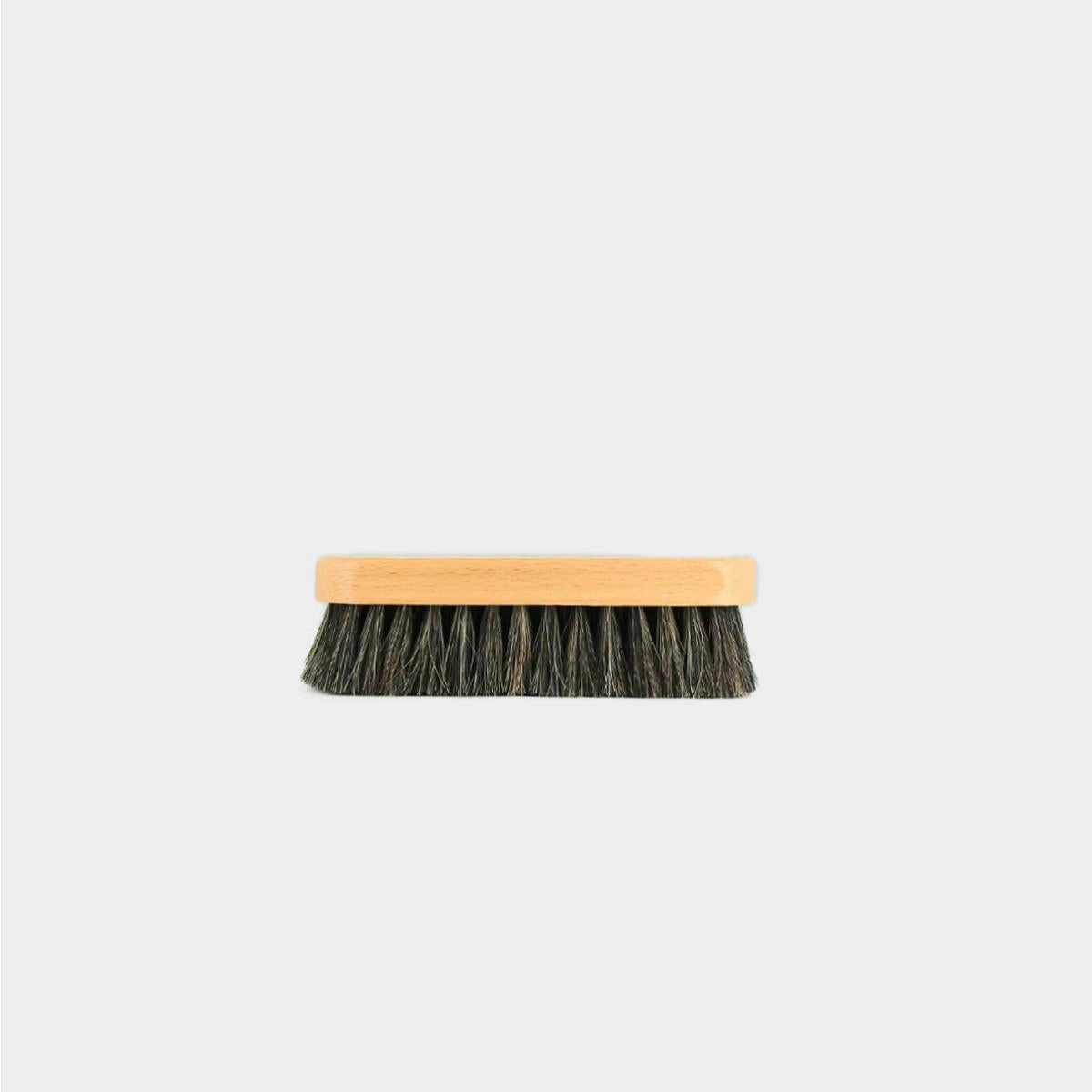 634- Brosse A Reluire Divers Stylish Footwear