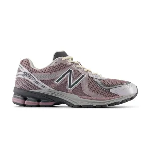 860v2 'Ice Wine' New Balance retro-inspired sneakers