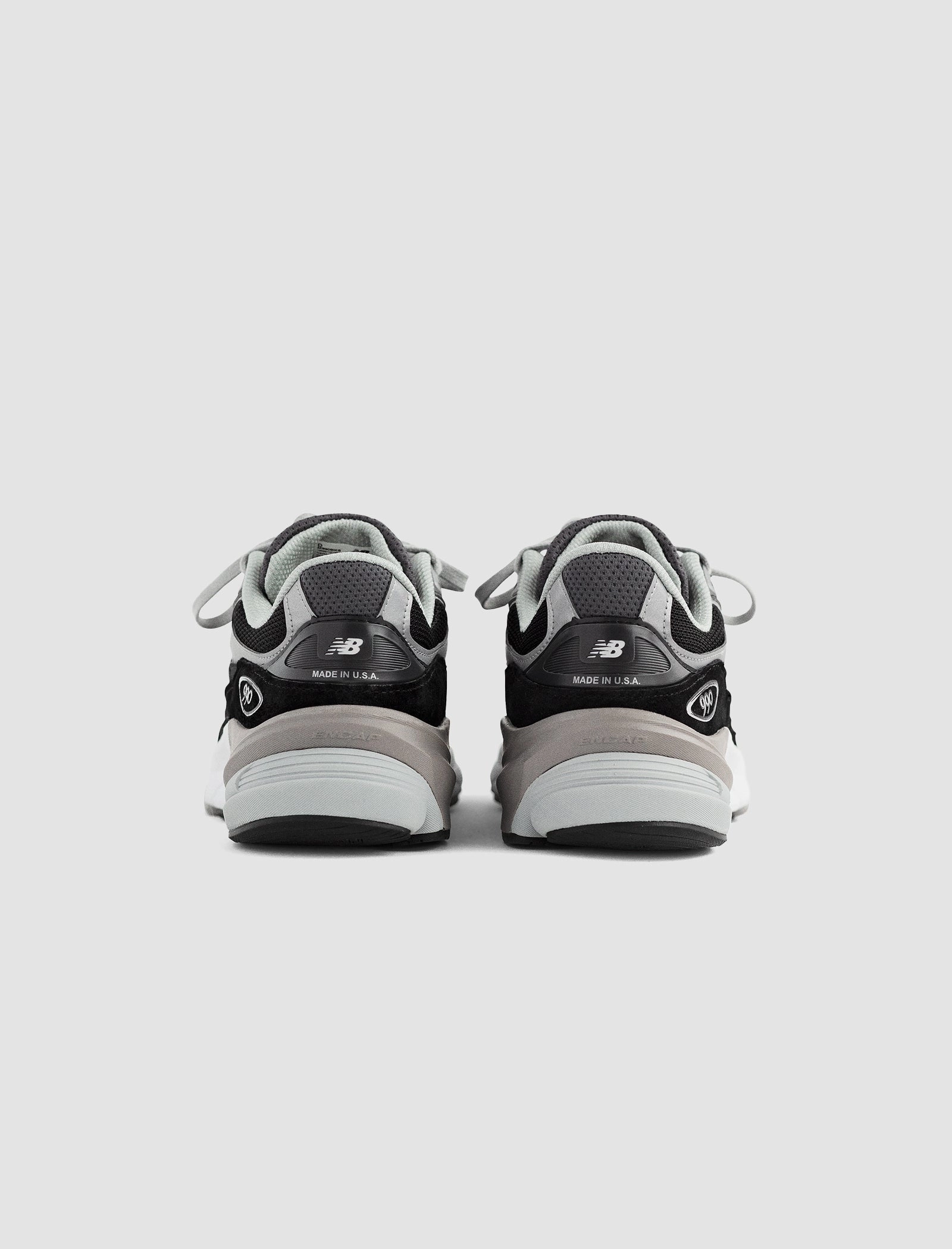 990V6 "BLACK/GREY" Nike Air Max 1