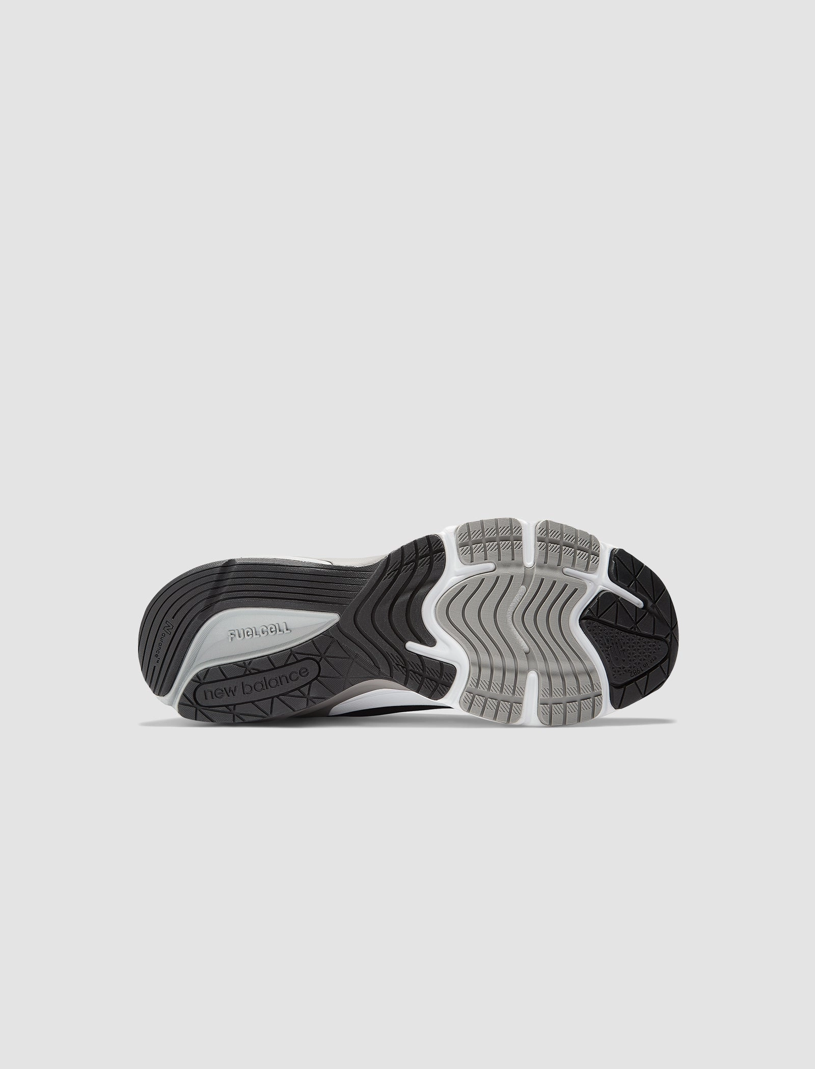 990V6 "BLACK/GREY" Nike Air Max 1
