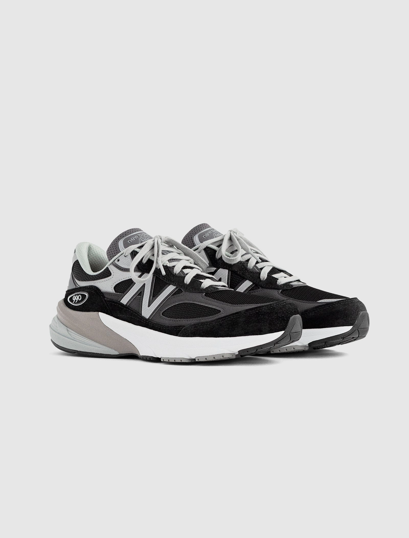990V6 "BLACK/GREY" Nike Air Max 1