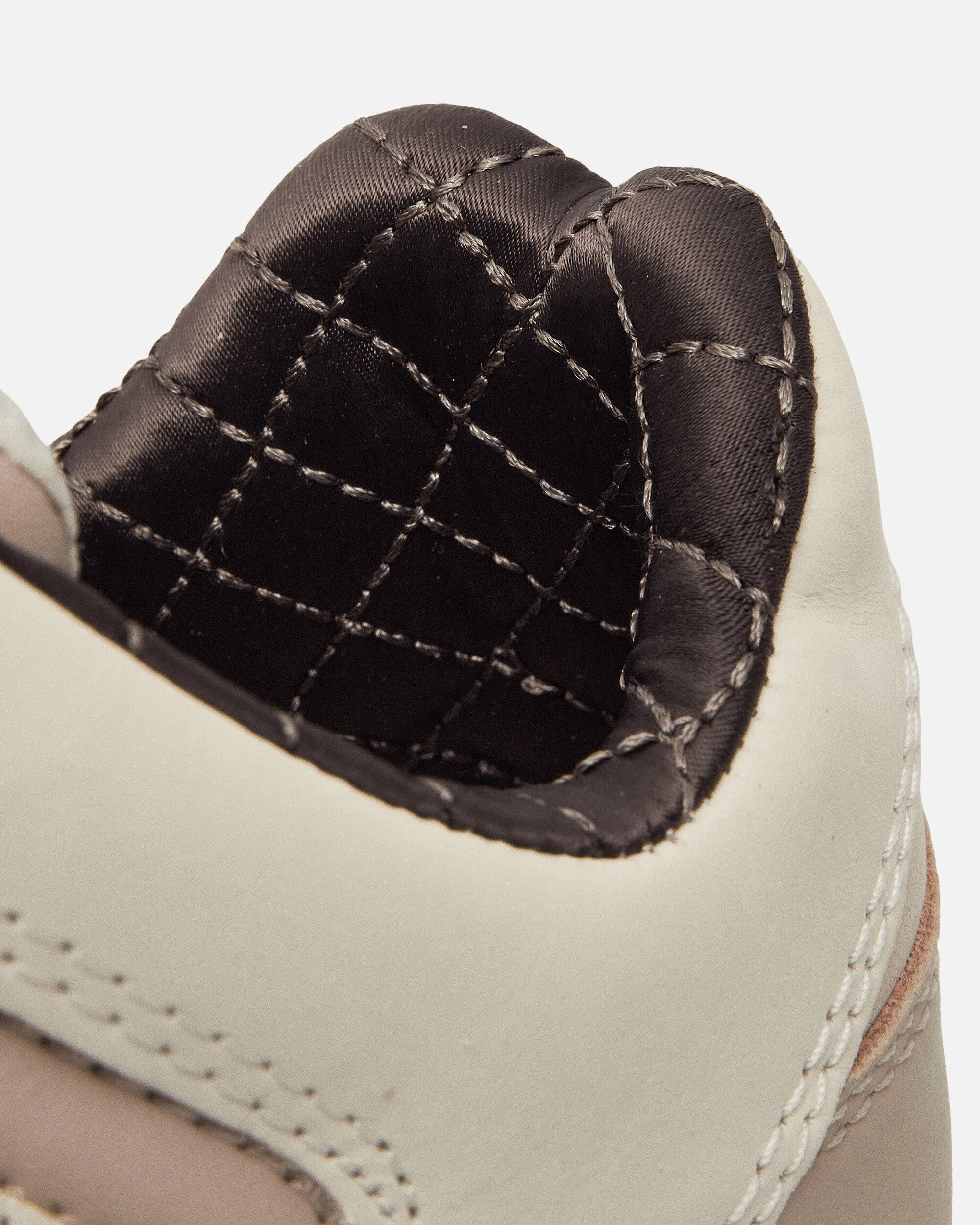 A Ma Manire Weapon Sneakers Fossil Stone / Egret / Violet Ore Classic Canvas Sneakers