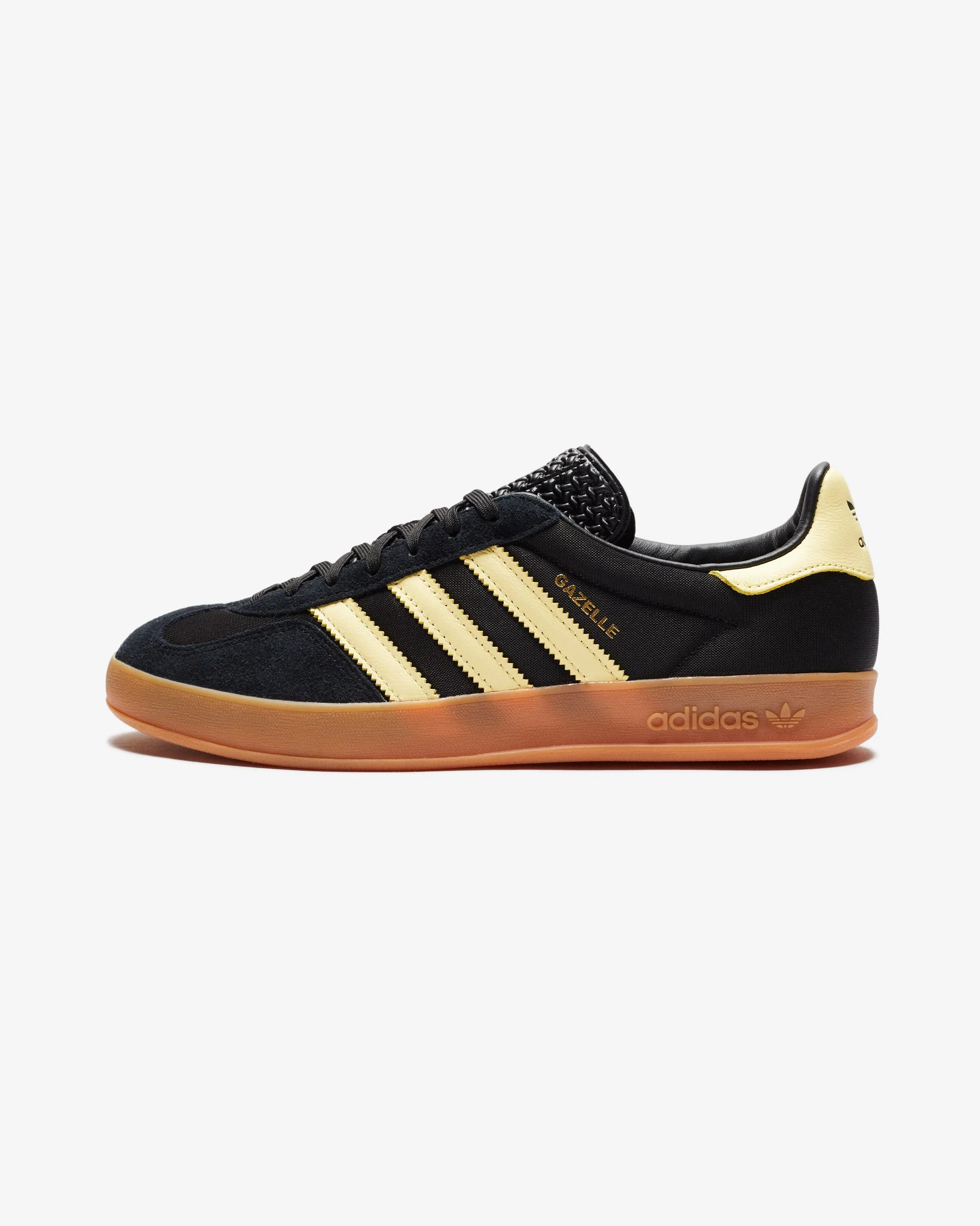 ADIDAS GAZELLE INDOOR - CBLACK/ ALMYEL/ GUM2 Classic sport-style footwear