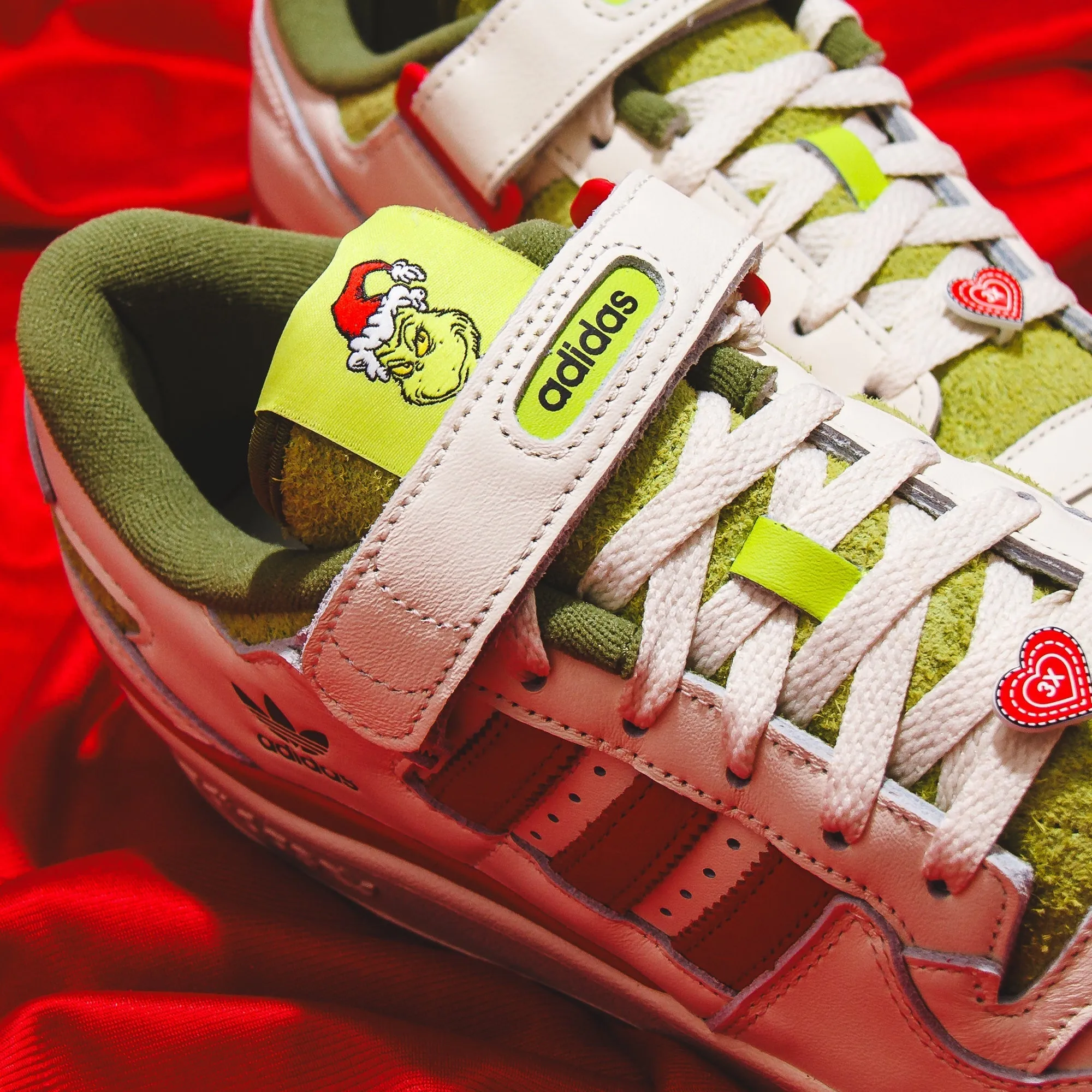Adidas Originals Junior Forum Low x The Grinch Cream Youth ID9175 Adidas Classic Running Shoes for Style