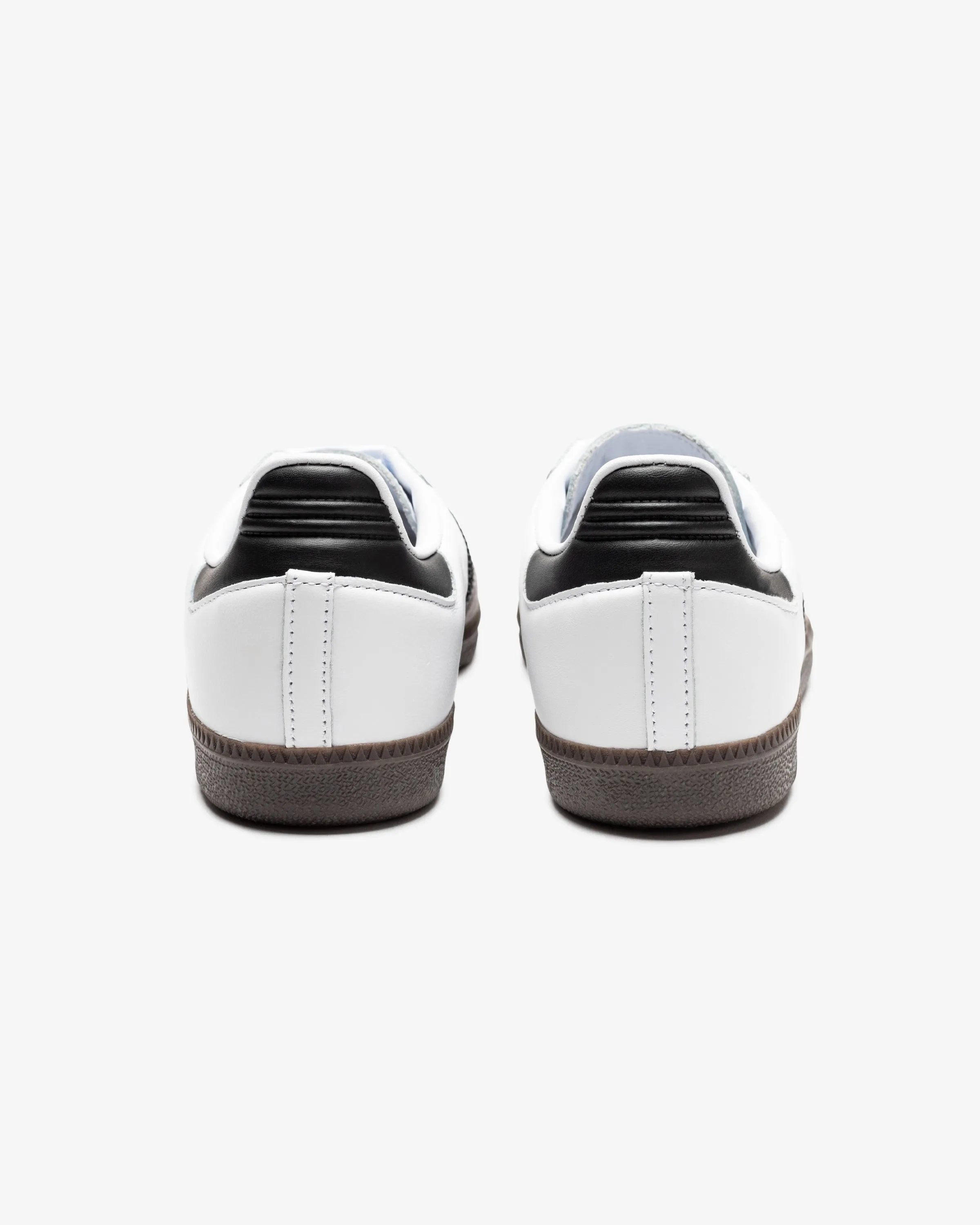 ADIDAS SAMBA OG - FTWWHT/ CBLACK Classic sport-style footwear