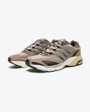 ADIDAS SUPERNOVA CUSHION 7 - CHALKYBROWN/ WHITETINT Adidas sporty casual shoes with three-stripe design