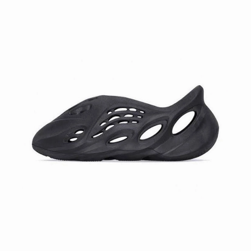 adidas Yeezy Foam RNNR Runner ONYX Adidas lifestyle shoes with breathable mesh
