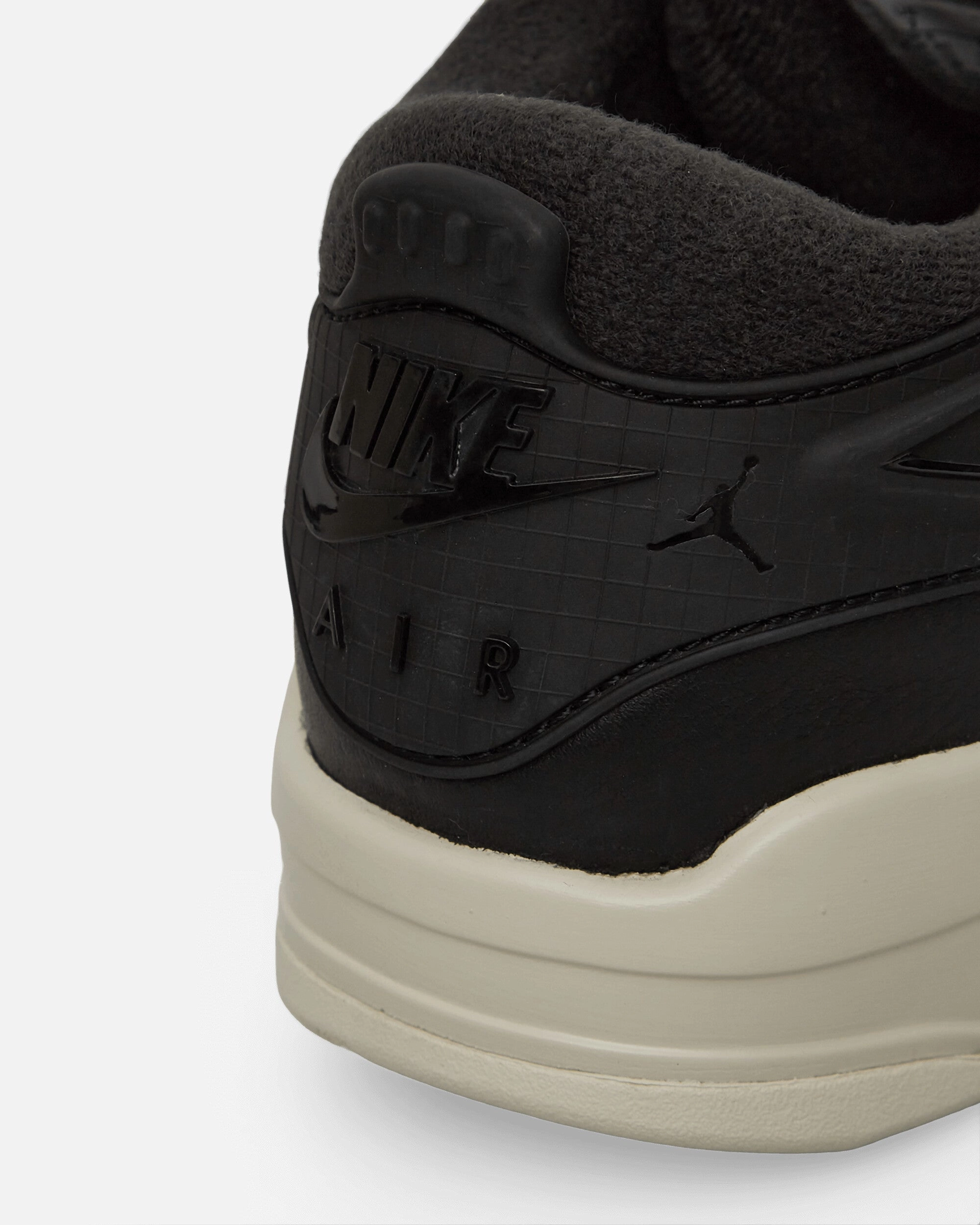 Air Jordan 4 RM Sneakers Black / Light Bone Stable Running