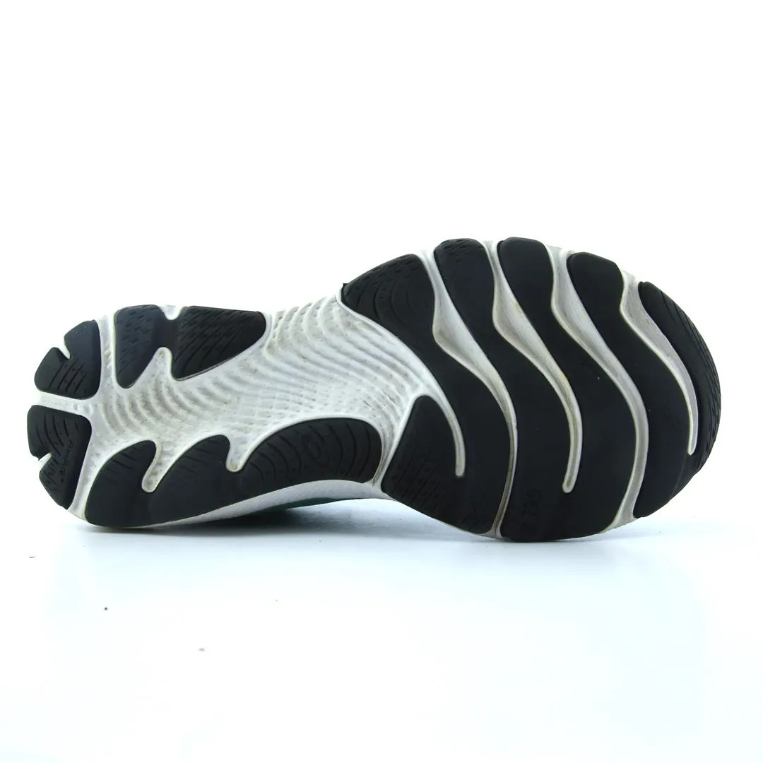 ASICS GEL-CUMULUS 24 trainer shoe design snapshots