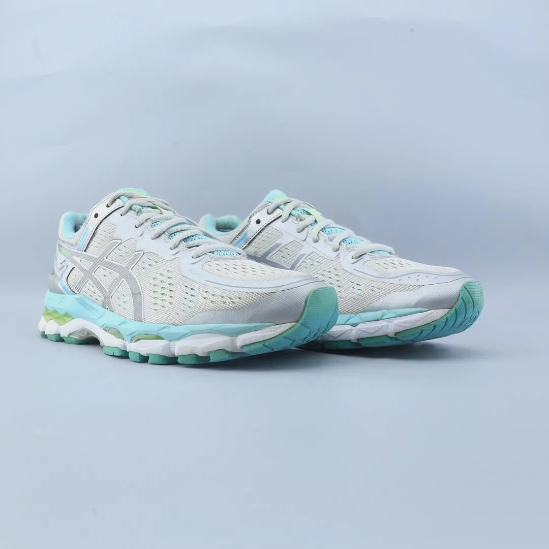 ASICS GEL KAYANO 22 performance running shoe photos