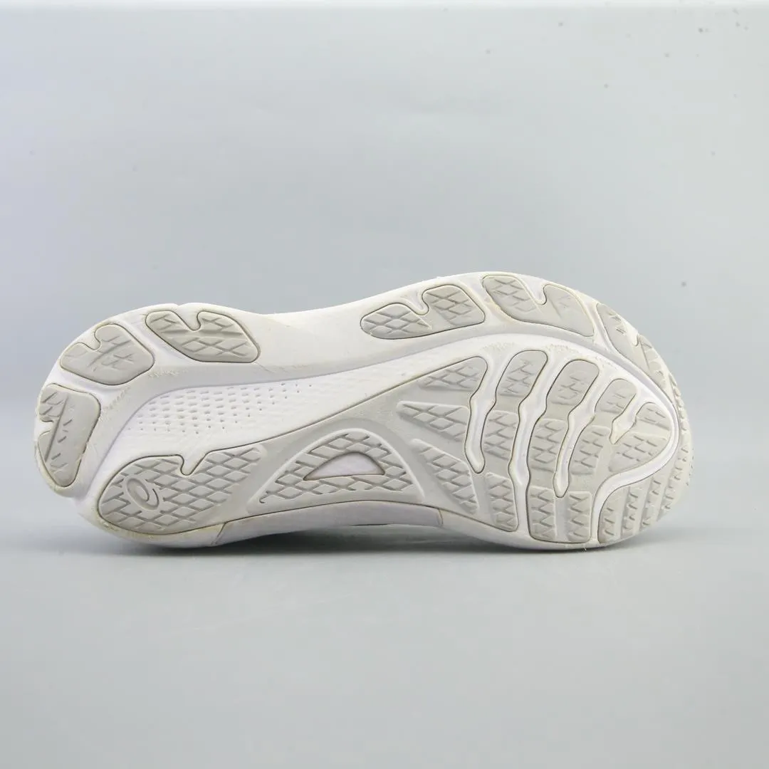 ASICS GEL KAYANO 30 performance running shoe photos