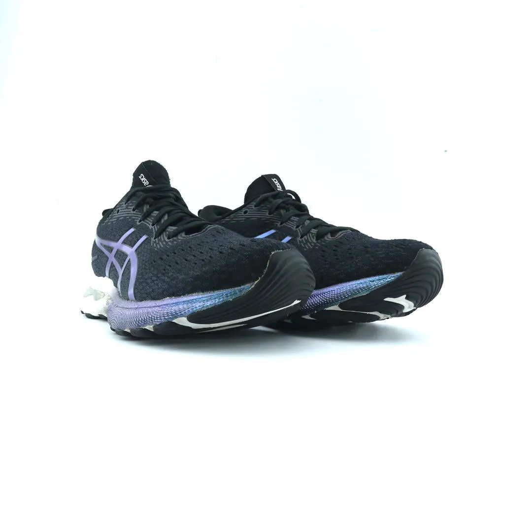 ASICS GEL NIMBUS 24 performance running shoe photos