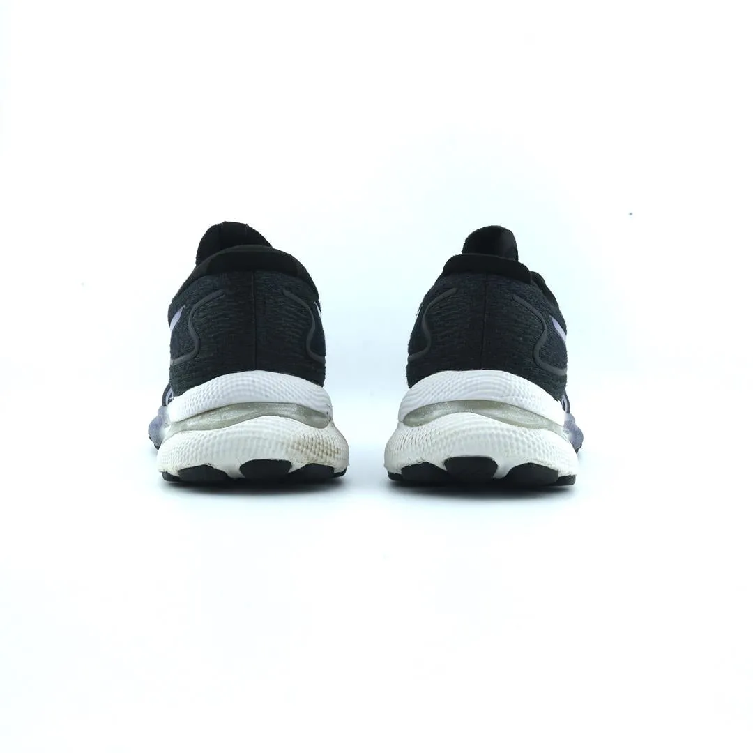 ASICS GEL NIMBUS 24 performance running shoe photos