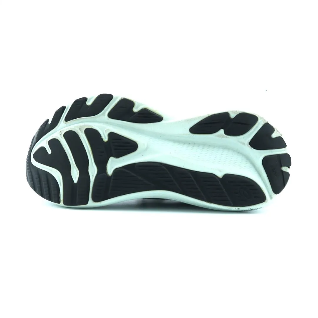 ASICS GT 2000 12 performance running shoe photos