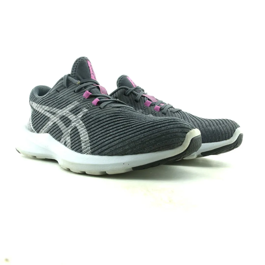 ASICS VERSABLAST sporty Asics footwear images