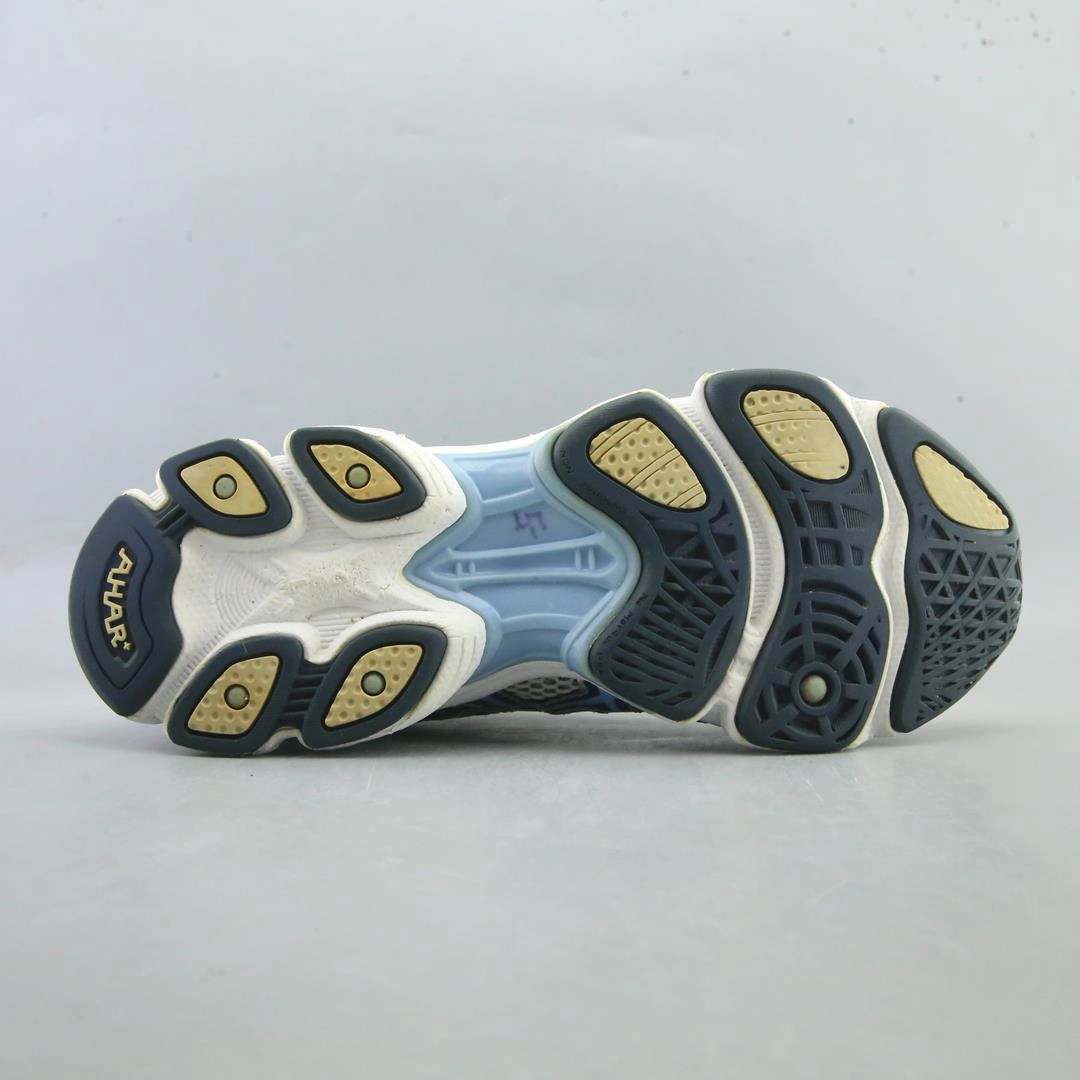 ASICS GEL-260TR lightweight athletic shoe visuals