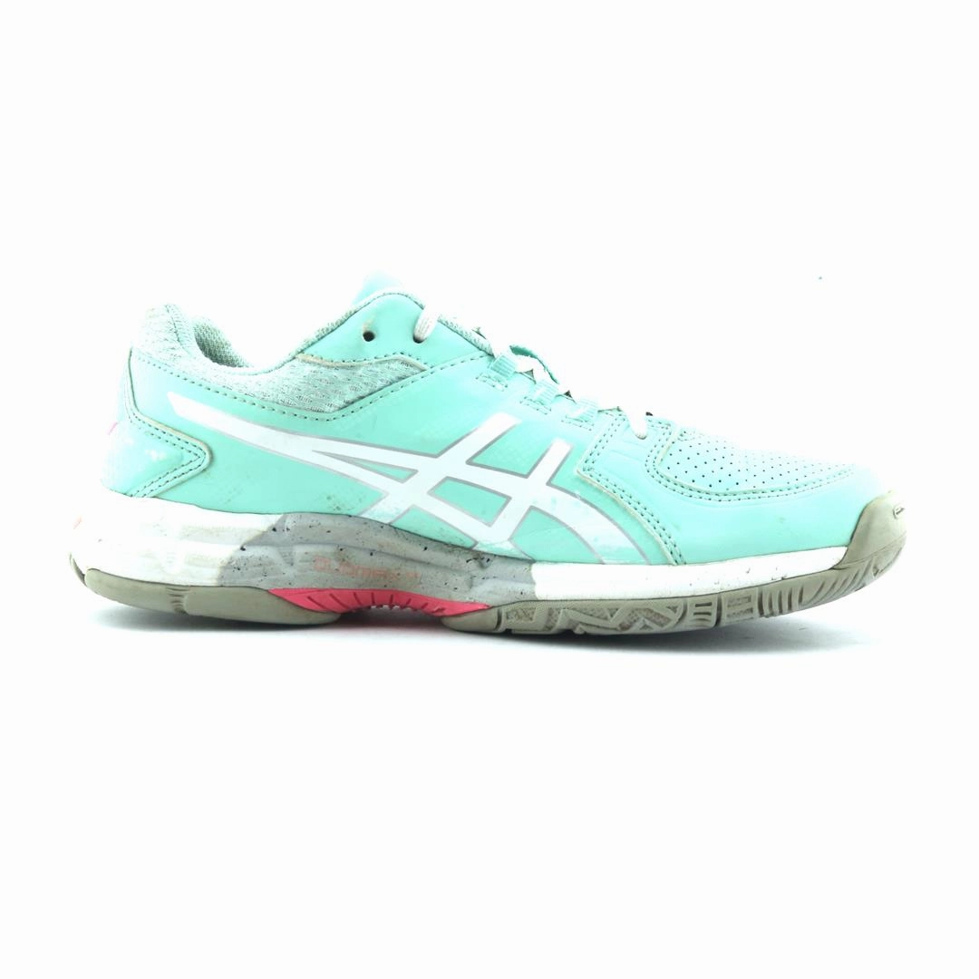 ASICS GEL-540 TR lightweight athletic shoe visuals