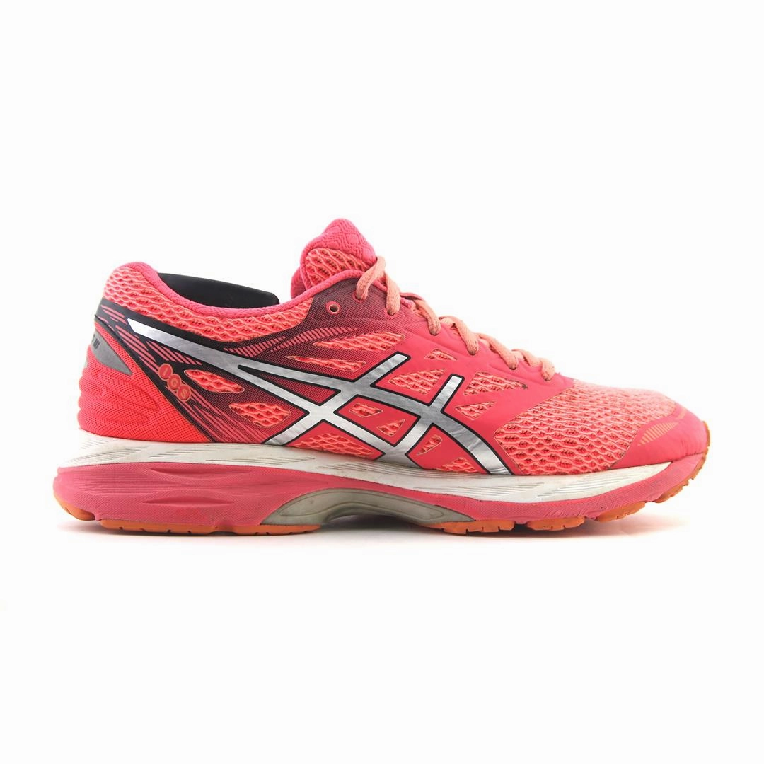 ASICS GEL-CUMULUS 18 sporty Asics footwear images