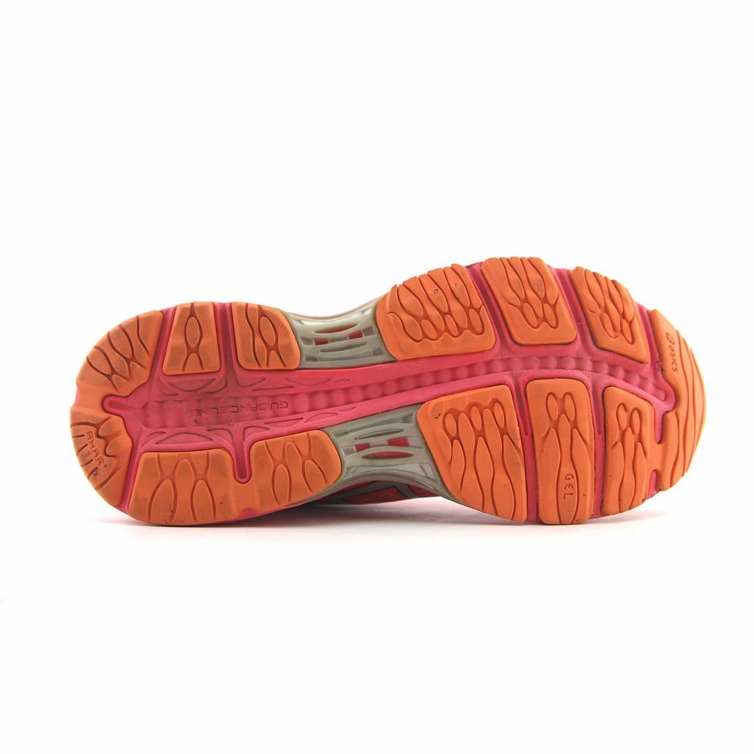 ASICS GEL-CUMULUS 18 sporty Asics footwear images