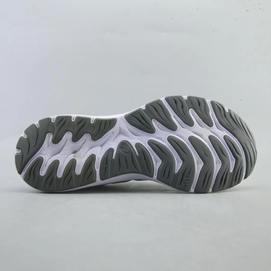 ASICS GEL CUMULUS 23 sporty Asics footwear images