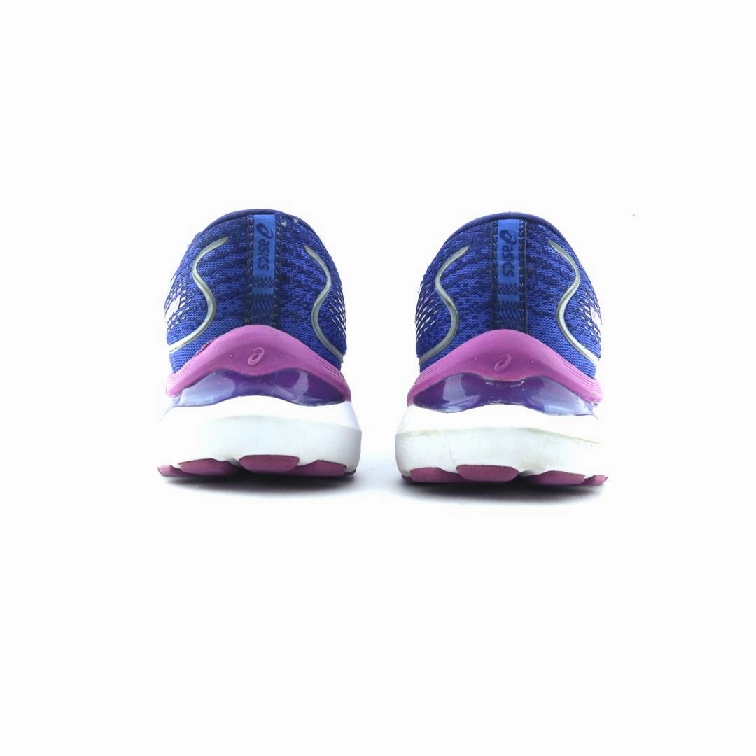 ASICS GEL CUMULUS 24 lightweight athletic shoe visuals