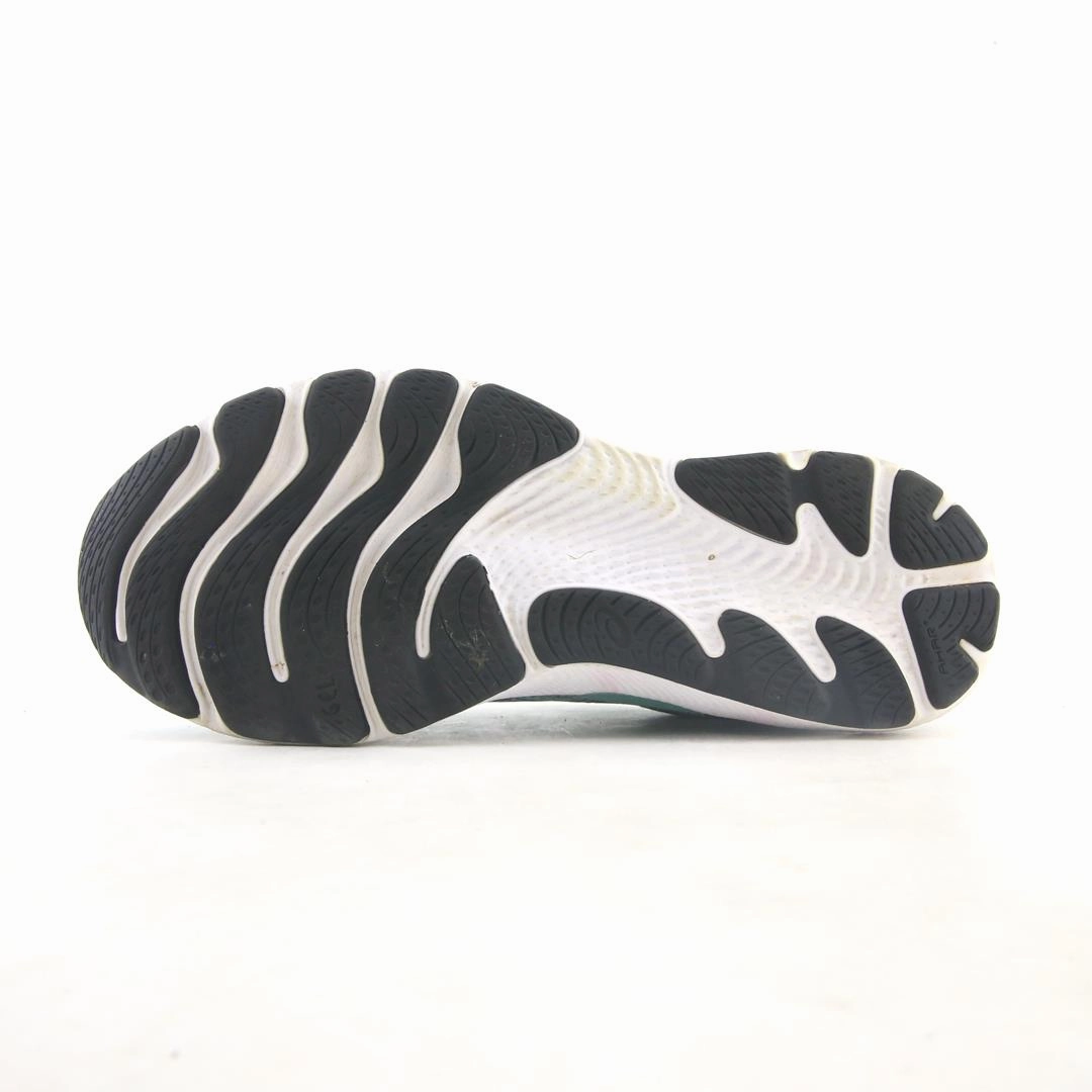 ASICS GEL-CUMULUS 24 sporty Asics footwear images