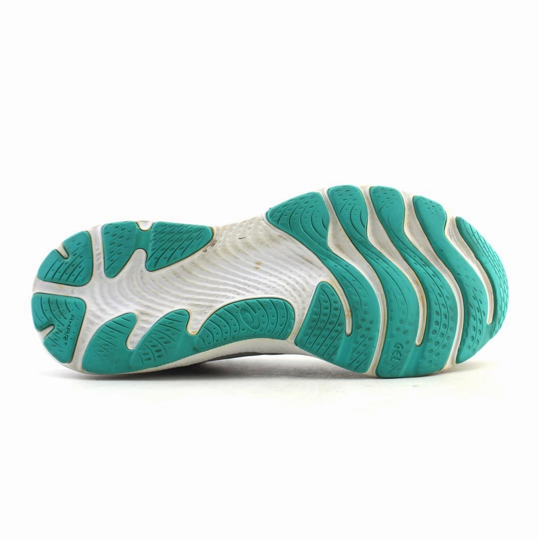 ASICS GEL CUMULUS 24 sporty Asics footwear images