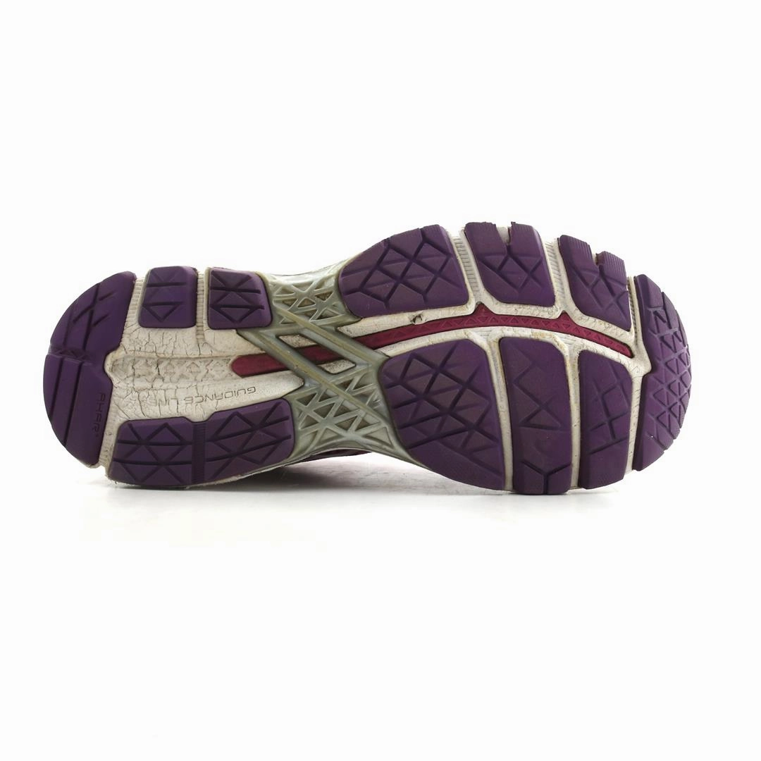 ASICS GEL KAYANO 22 sporty Asics footwear images