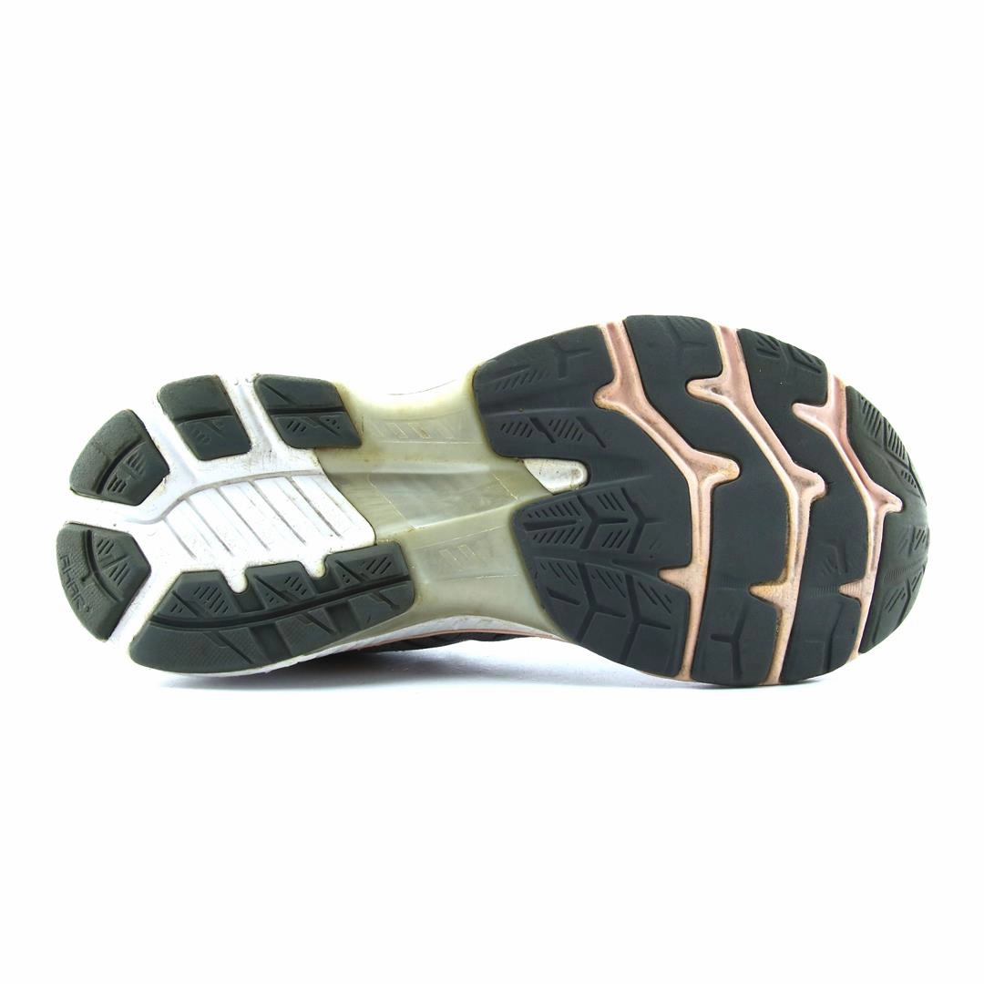 ASICS GEL KAYANO 27 lightweight athletic shoe visuals