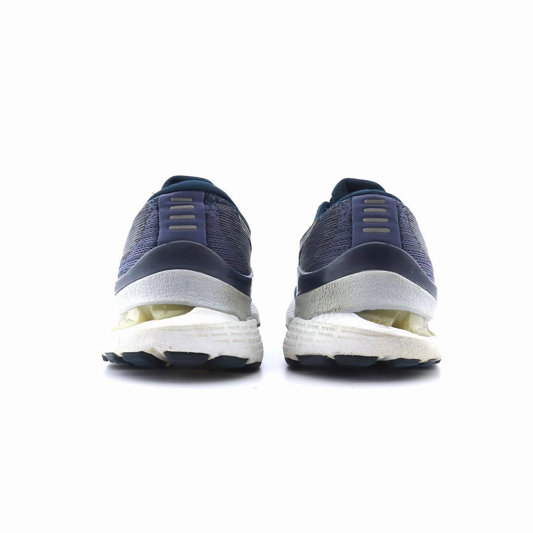 ASICS GEL-KAYANO 28 sporty Asics footwear images