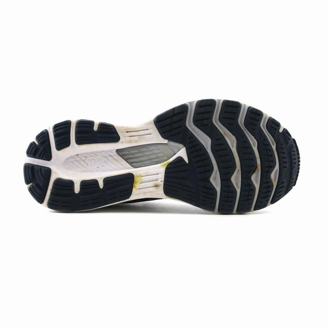 ASICS GEL-KAYANO 28 sporty Asics footwear images