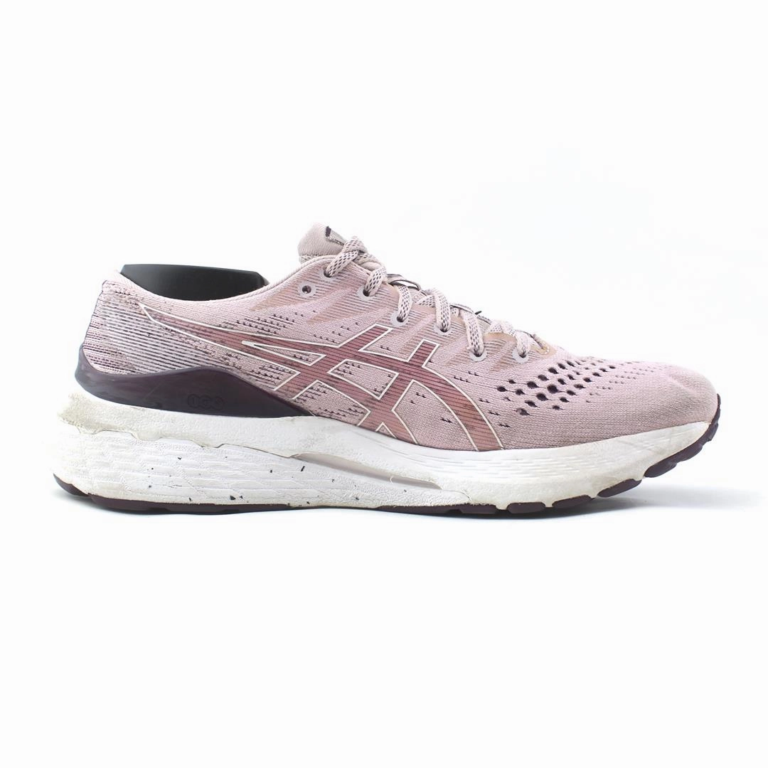 ASICS GEL-KAYANO 28 sporty Asics footwear images