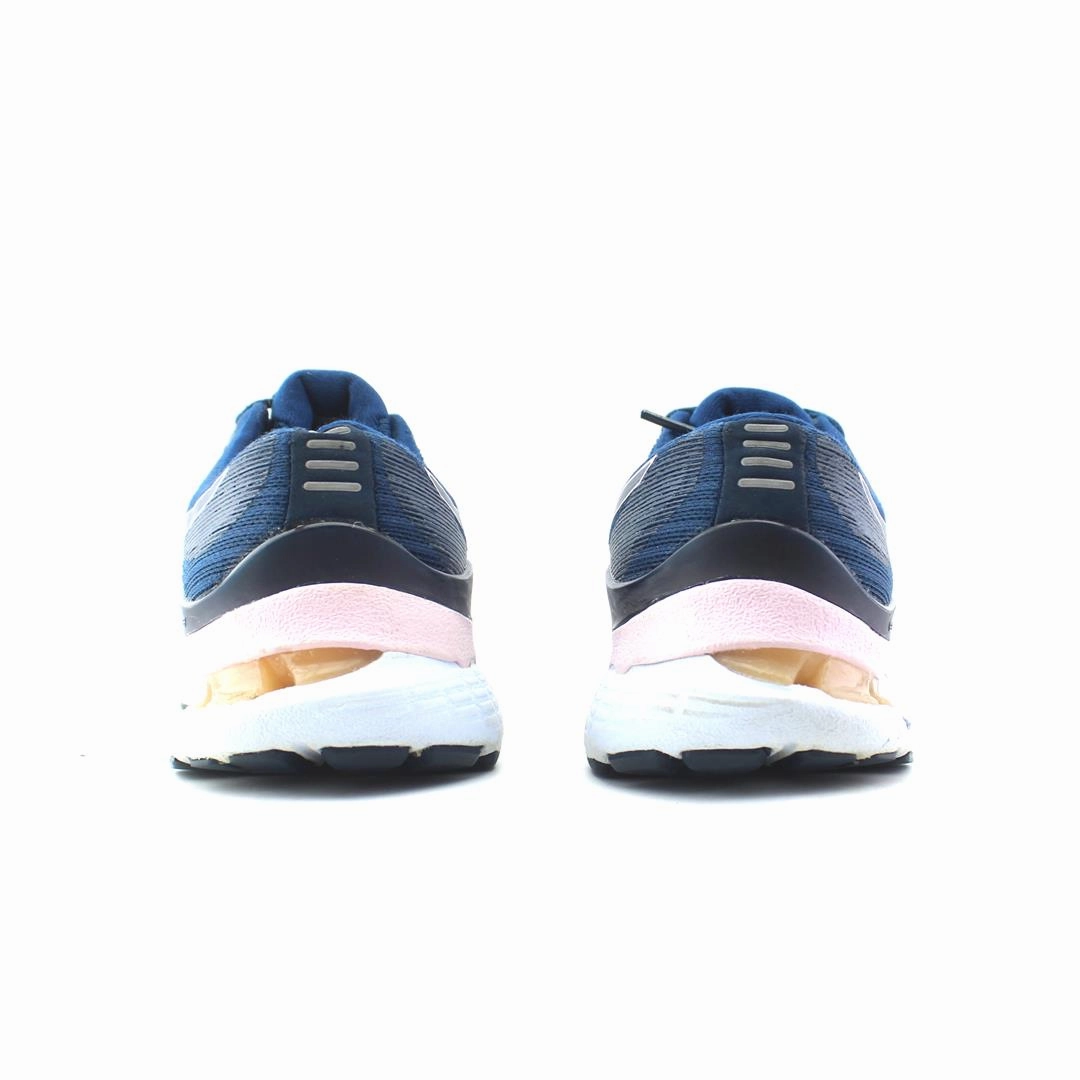ASICS GEL KAYANO 28 sporty Asics footwear images