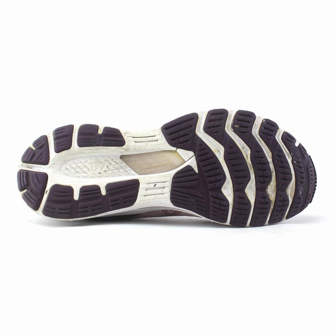ASICS GEL-KAYANO 28 sporty Asics footwear images