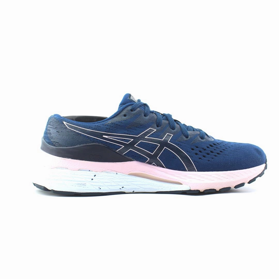 ASICS GEL KAYANO 28 sporty Asics footwear images