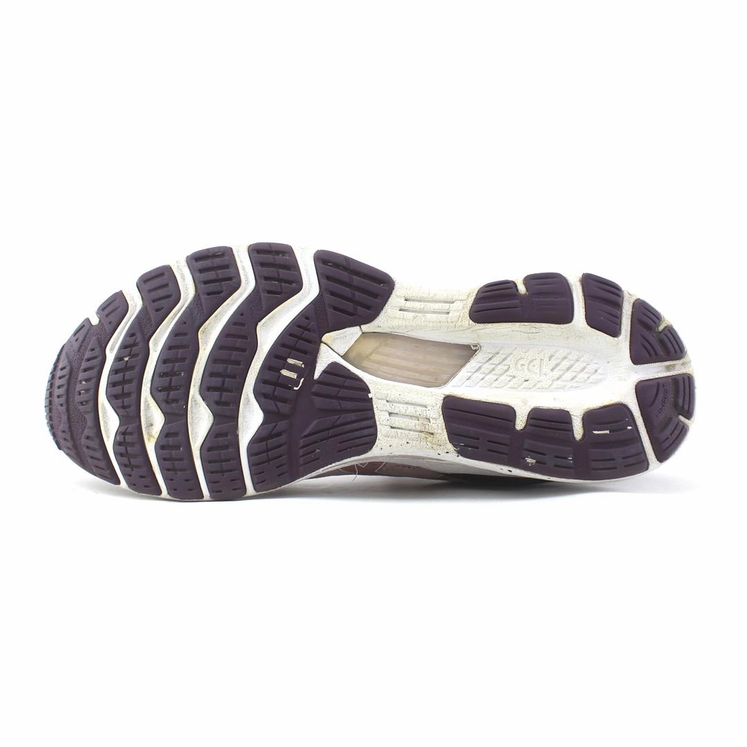 ASICS GEL-KAYANO 28 sporty Asics footwear images