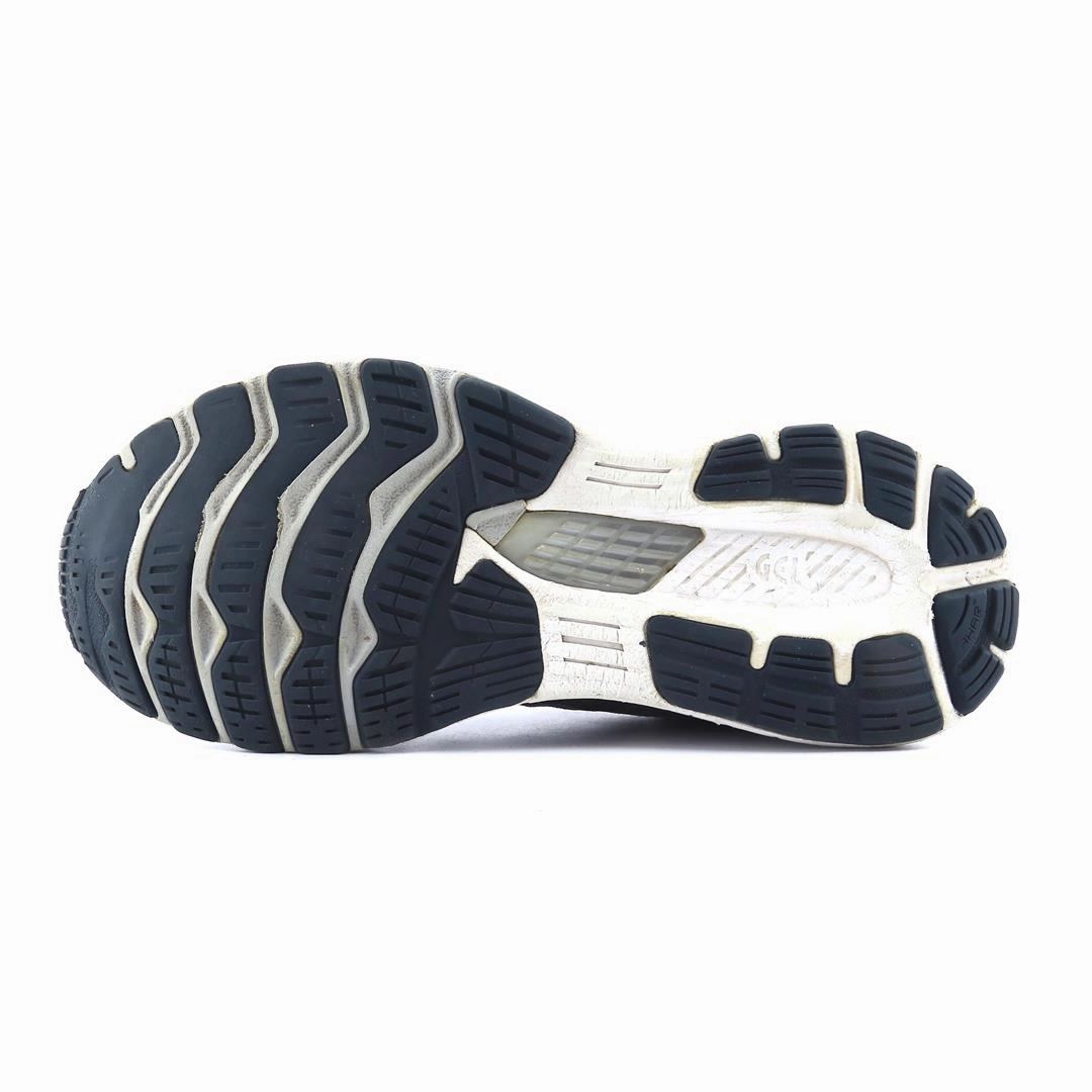 ASICS GEL-KAYANO 28 sporty Asics footwear images