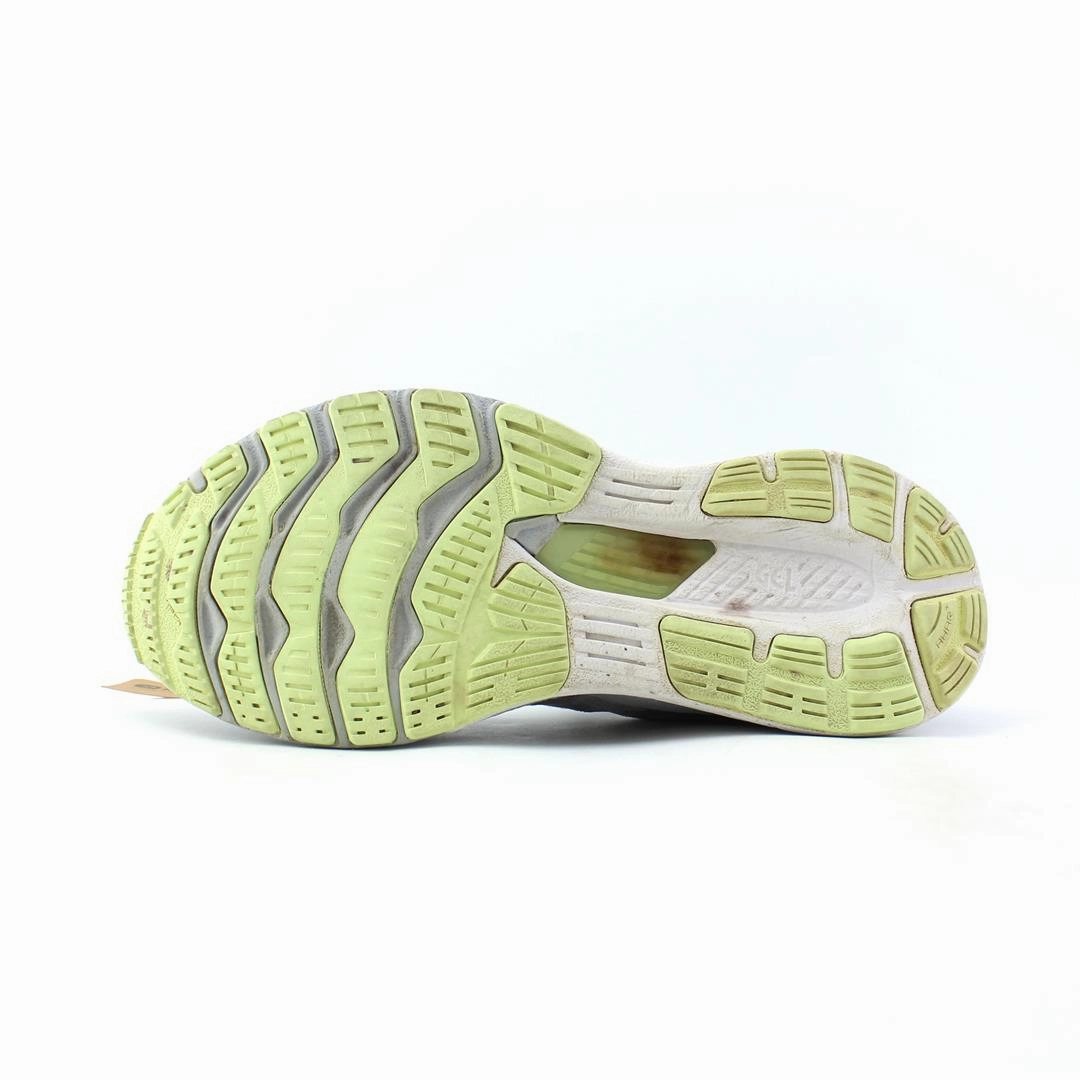ASICS GEL KAYANO 28 sporty Asics footwear images