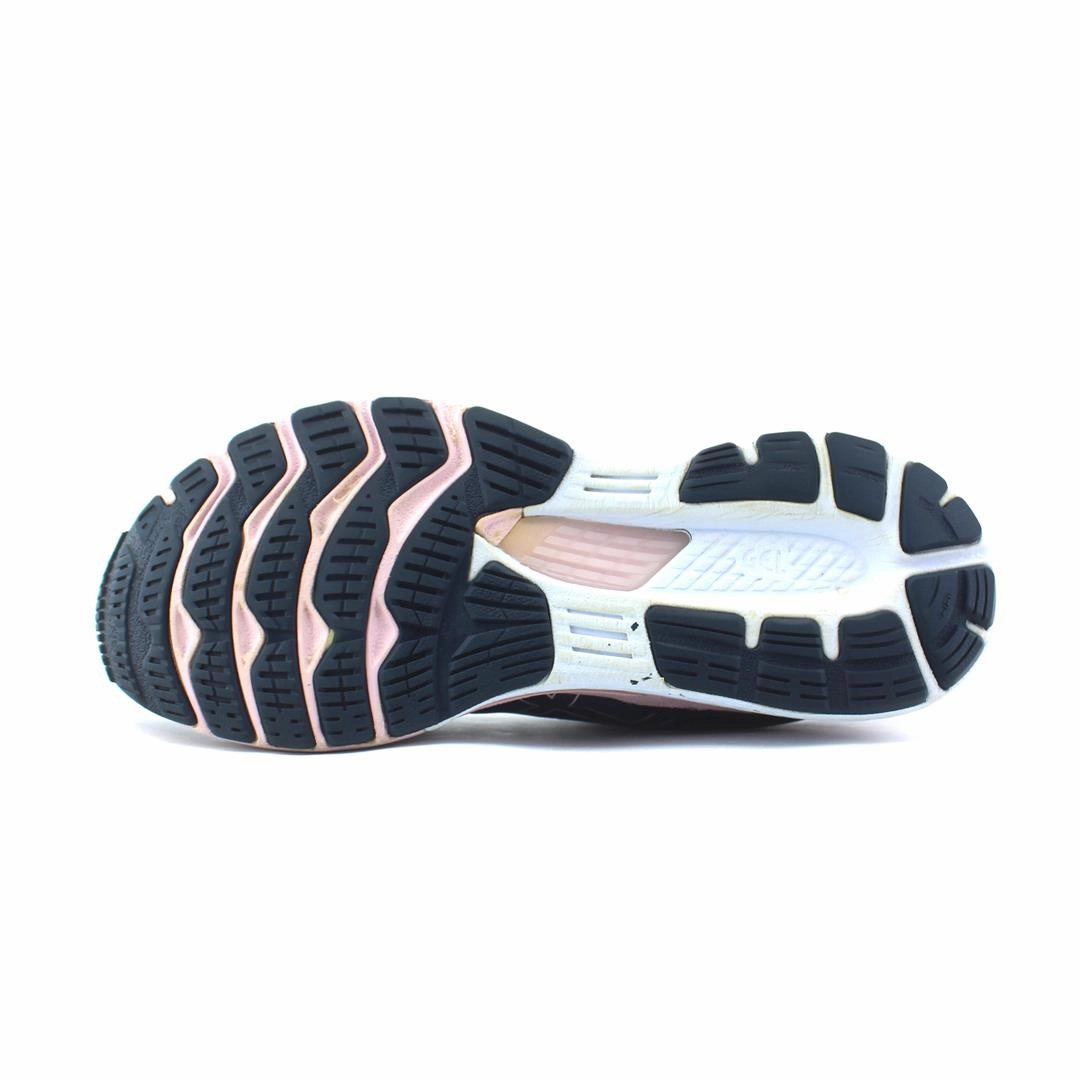 ASICS GEL KAYANO 28 sporty Asics footwear images