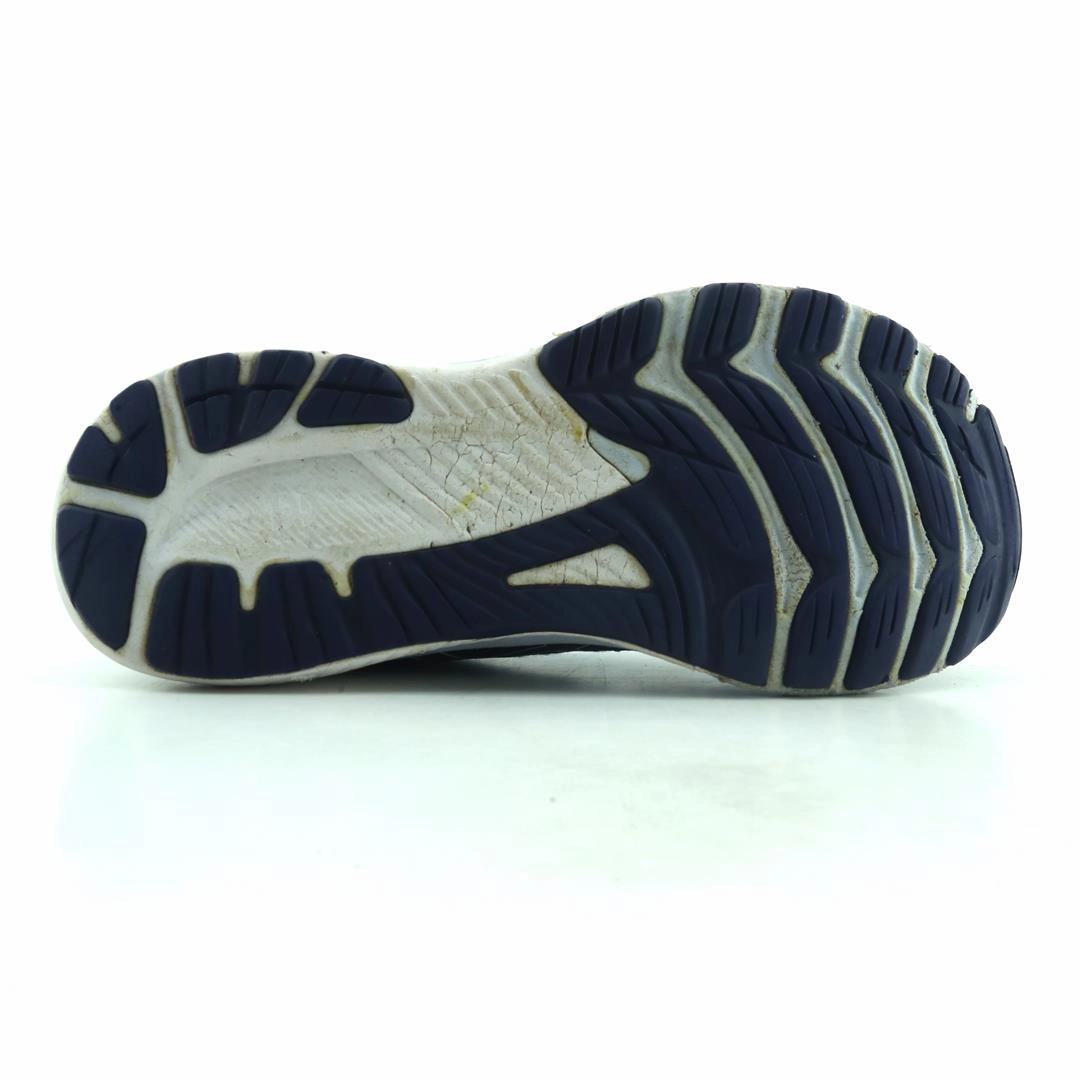 ASICS GEL KAYANO 29 lightweight athletic shoe visuals
