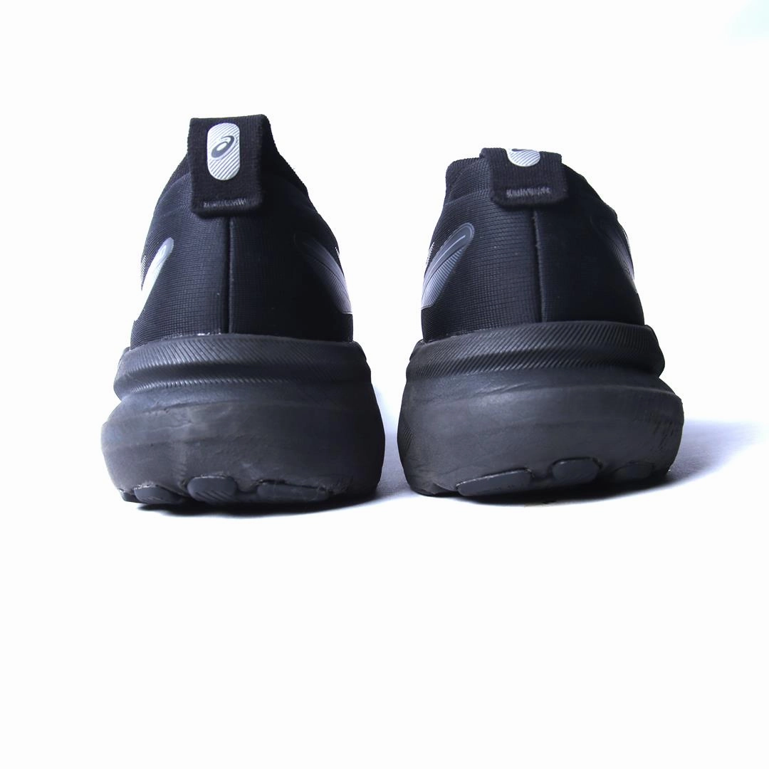 ASICS GEL-KAYANO 31 trainer shoe design snapshots