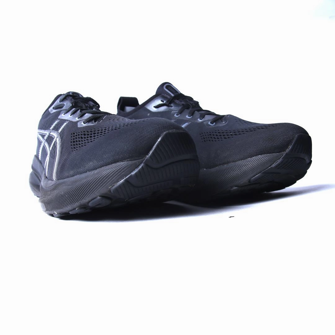 ASICS GEL-KAYANO 31 trainer shoe design snapshots