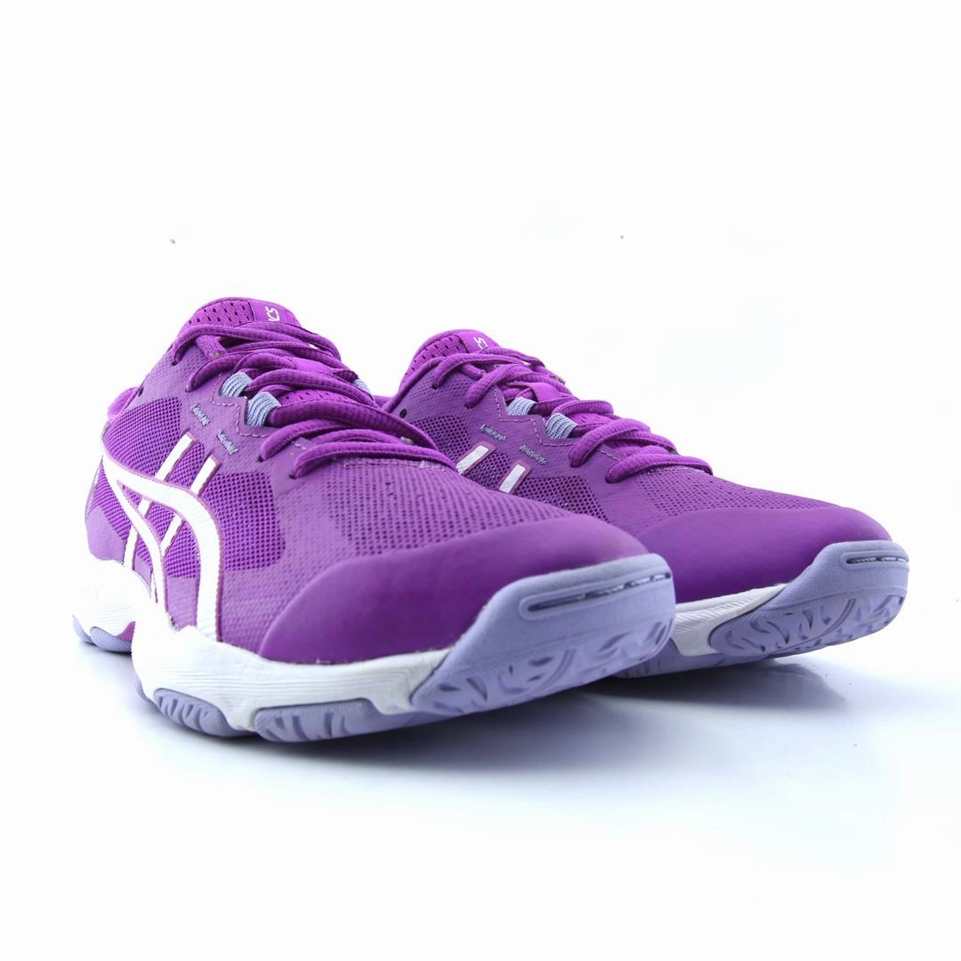 ASICS GEL-NETBURNER ACADEMY 9 lightweight athletic shoe visuals