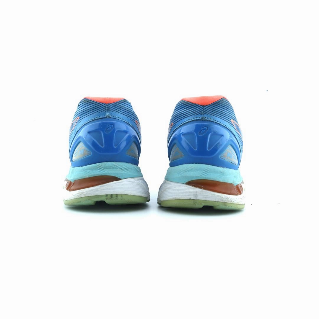 ASICS GEL-NIMBUS 19 lightweight athletic shoe visuals
