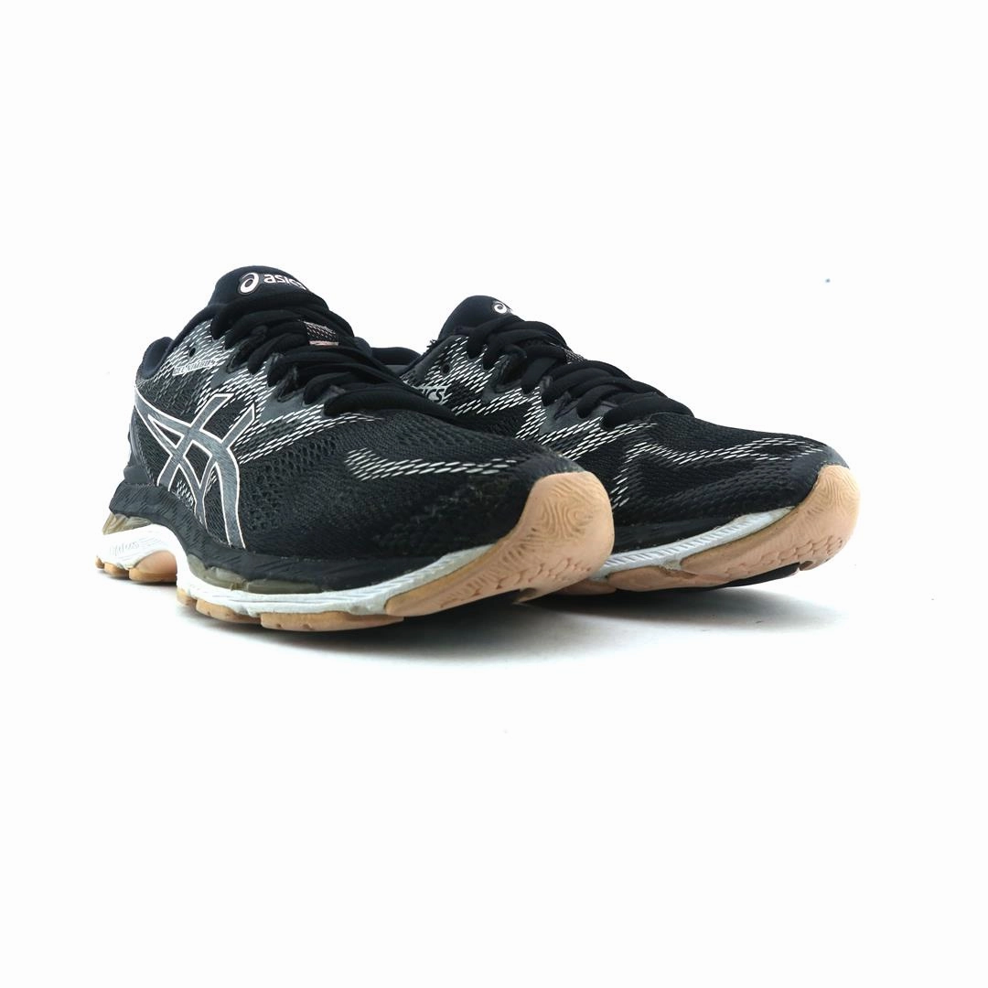 ASICS GEL NIMBUS 20 lightweight athletic shoe visuals
